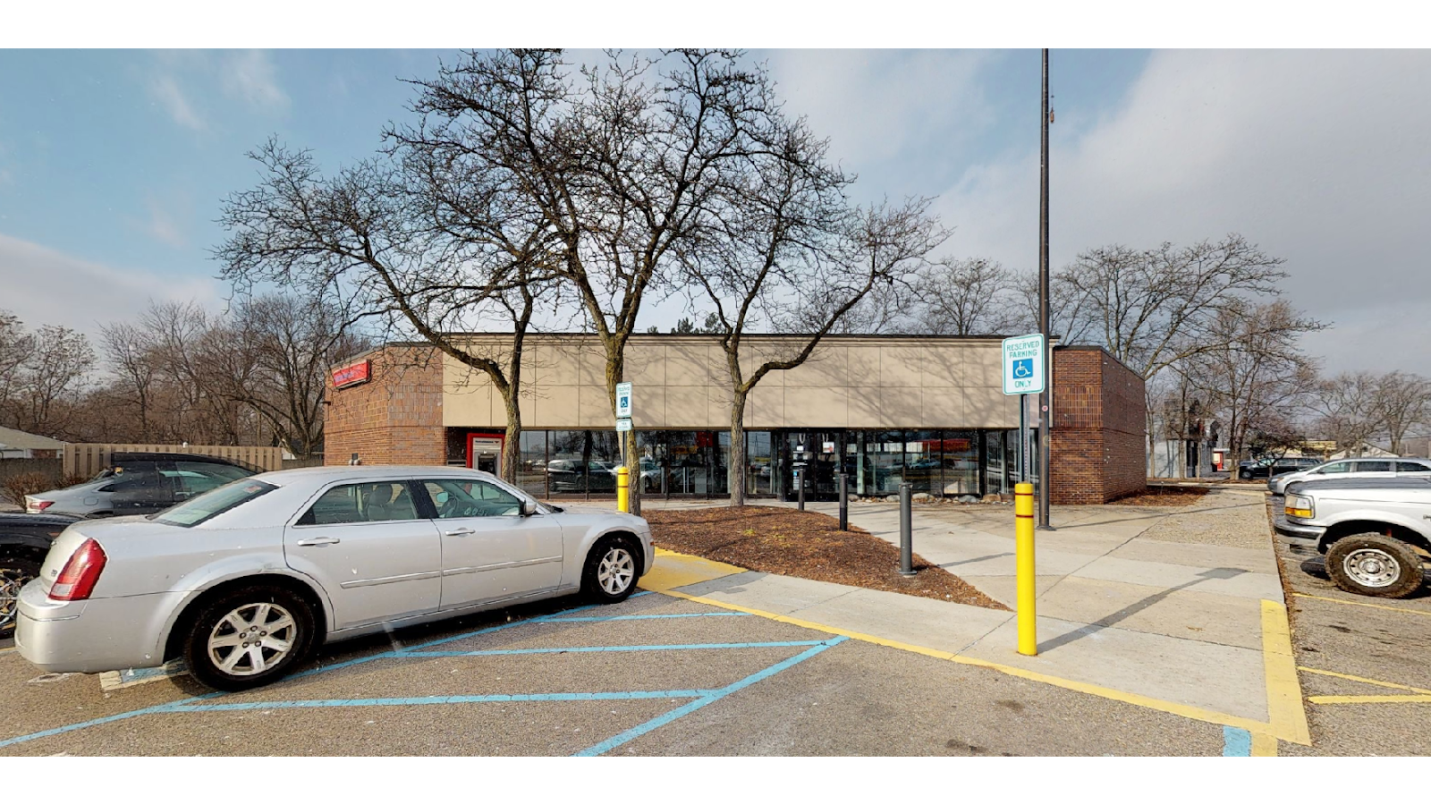 Bank of America (with Drive-thru ATM) in Lansing