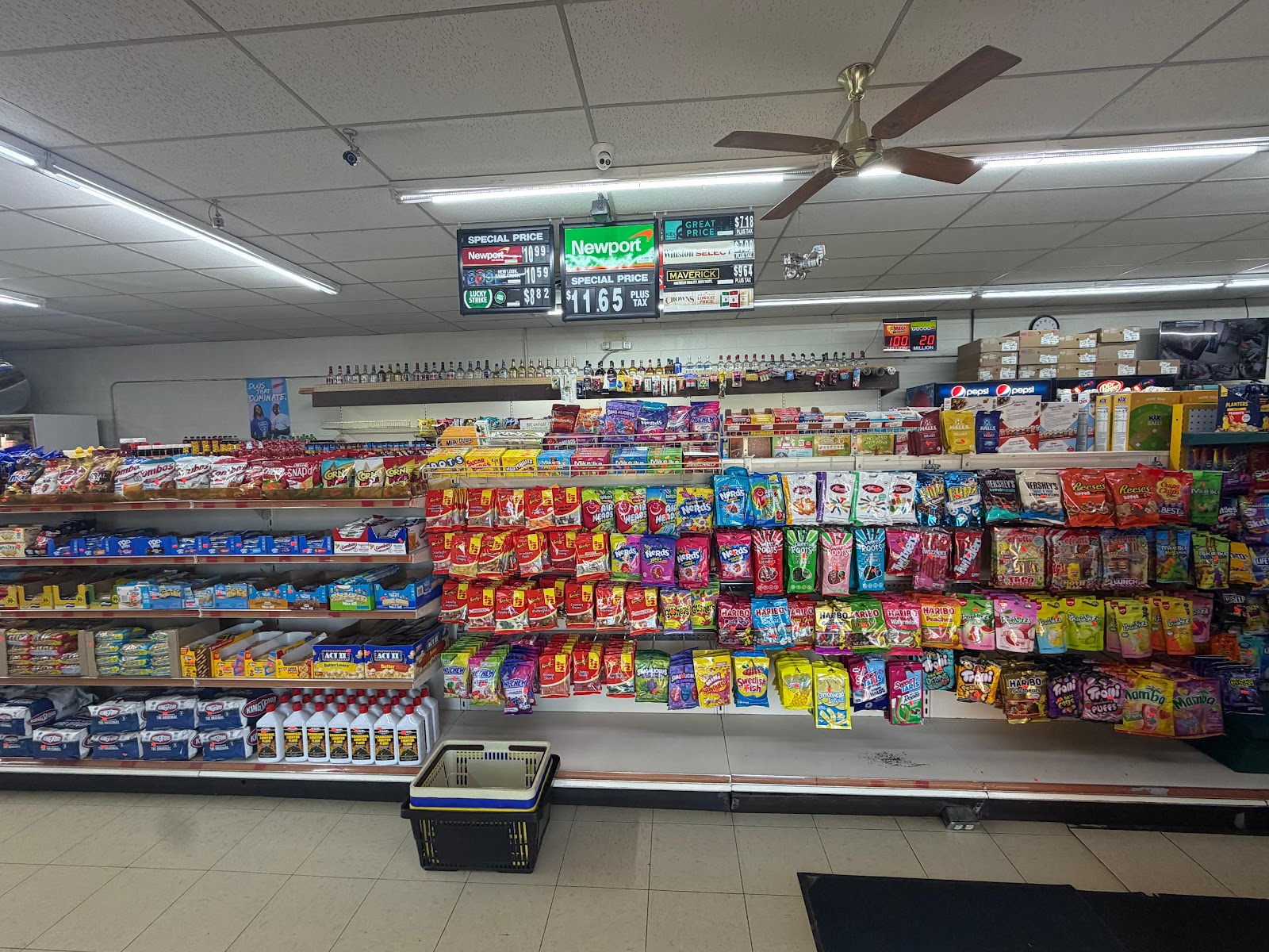 Dj's Party Store — photo