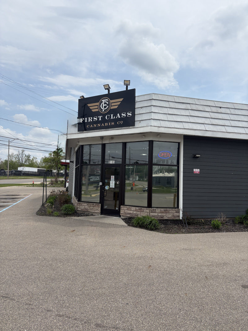 First Class Cannabis Weed Dispensary in Lansing