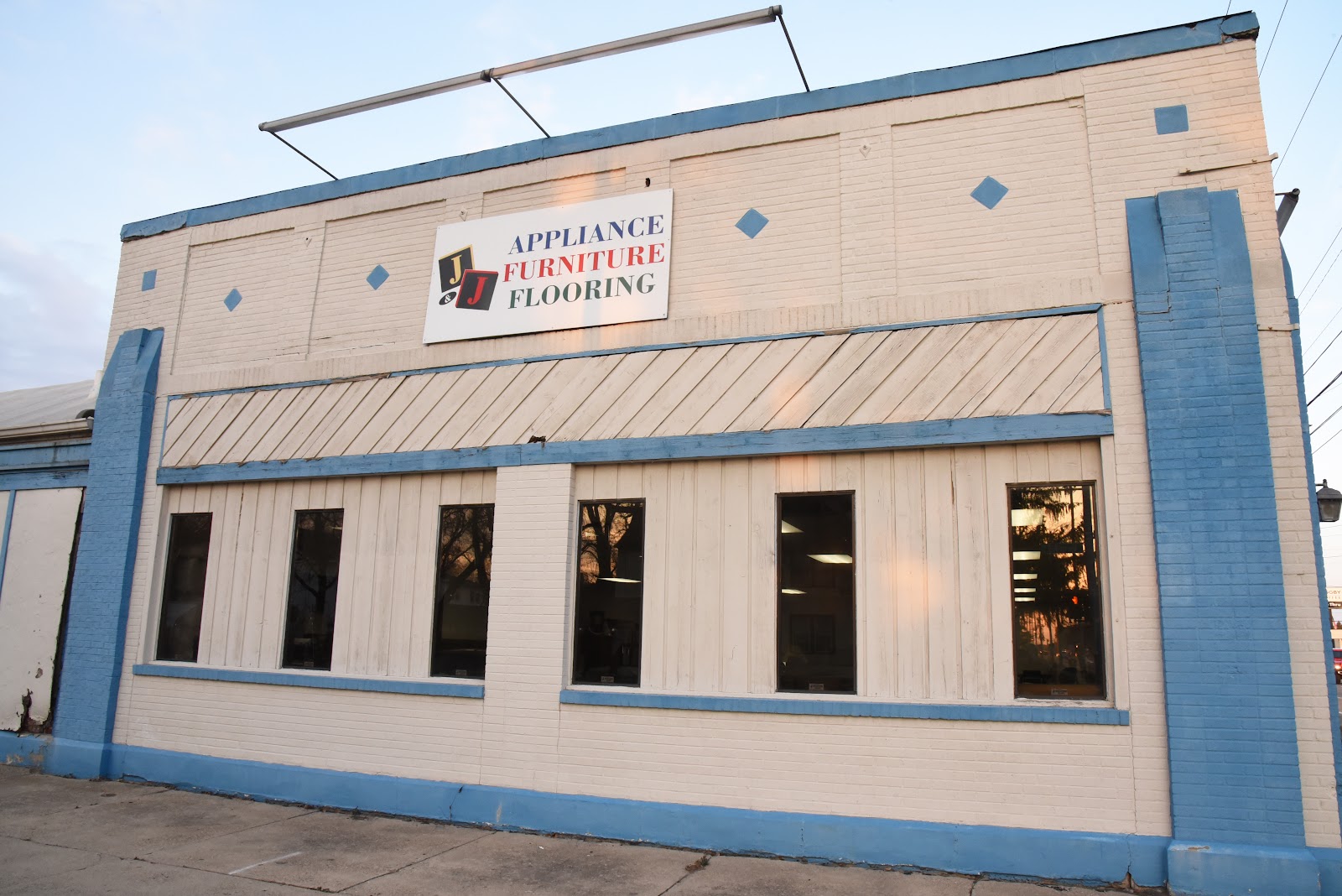 J & J Appliance & Furniture — photo