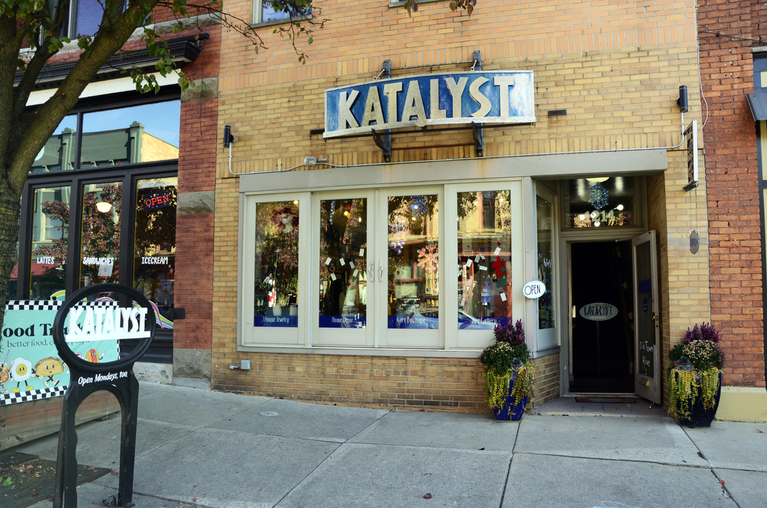 Katalyst Art Gallery & Gift Boutique — photo
