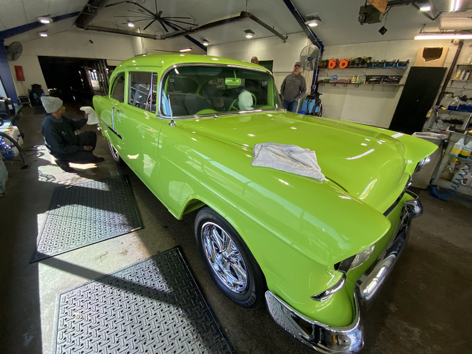 KWIK Car Wash & Express Detailing in Lansing