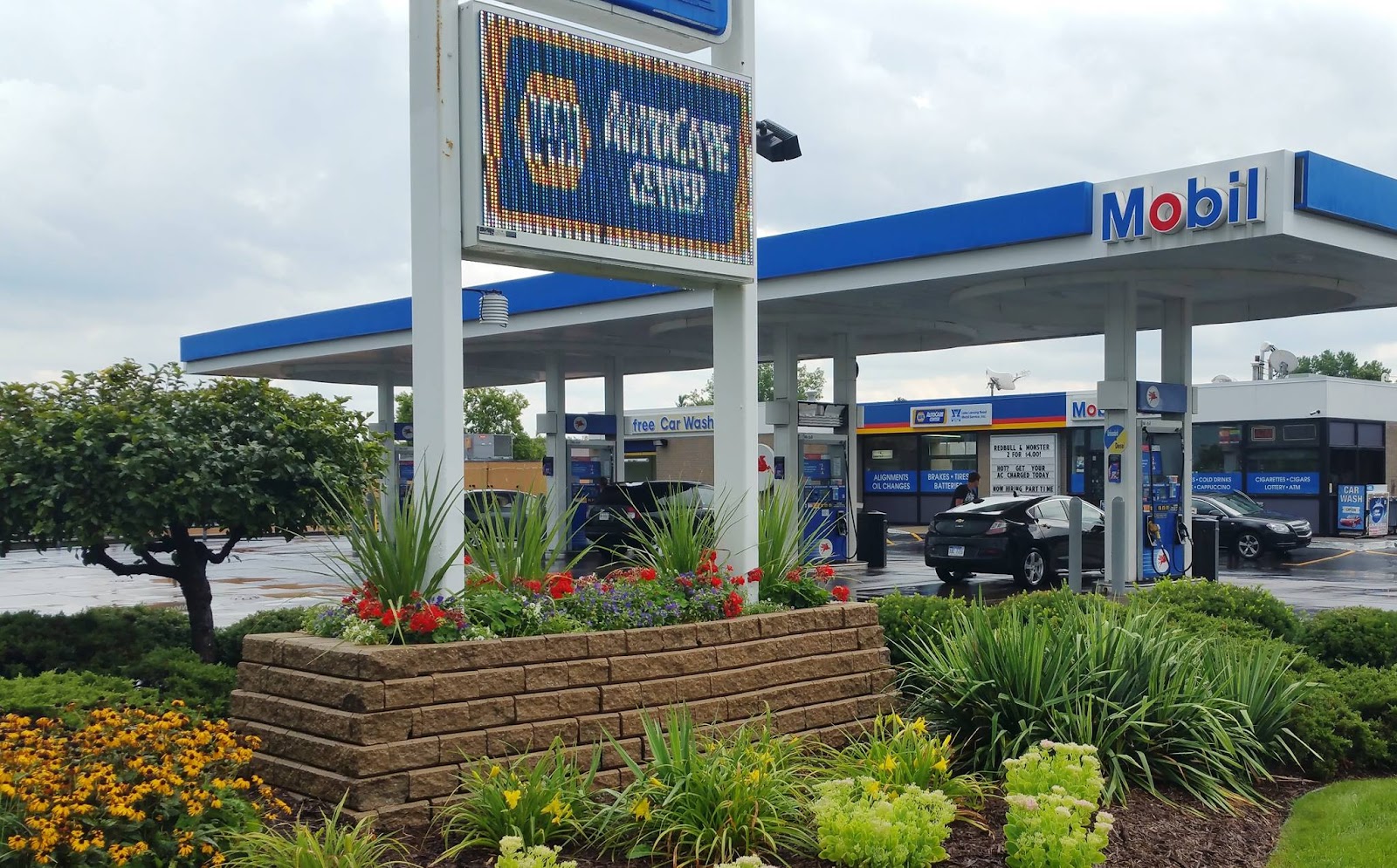 Lake Lansing Road Mobil Service in Lansing