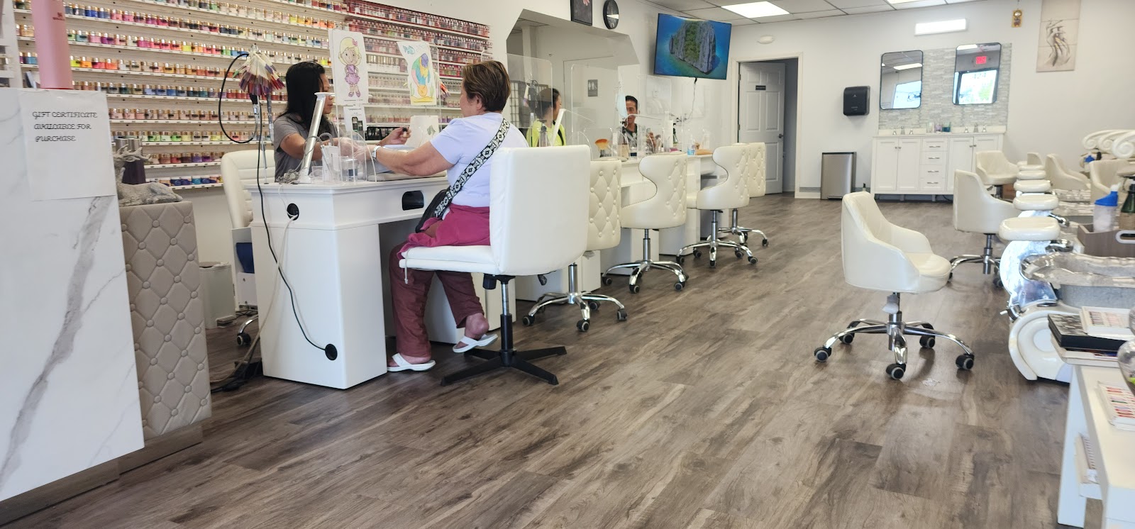 K-L Nail in Lansing