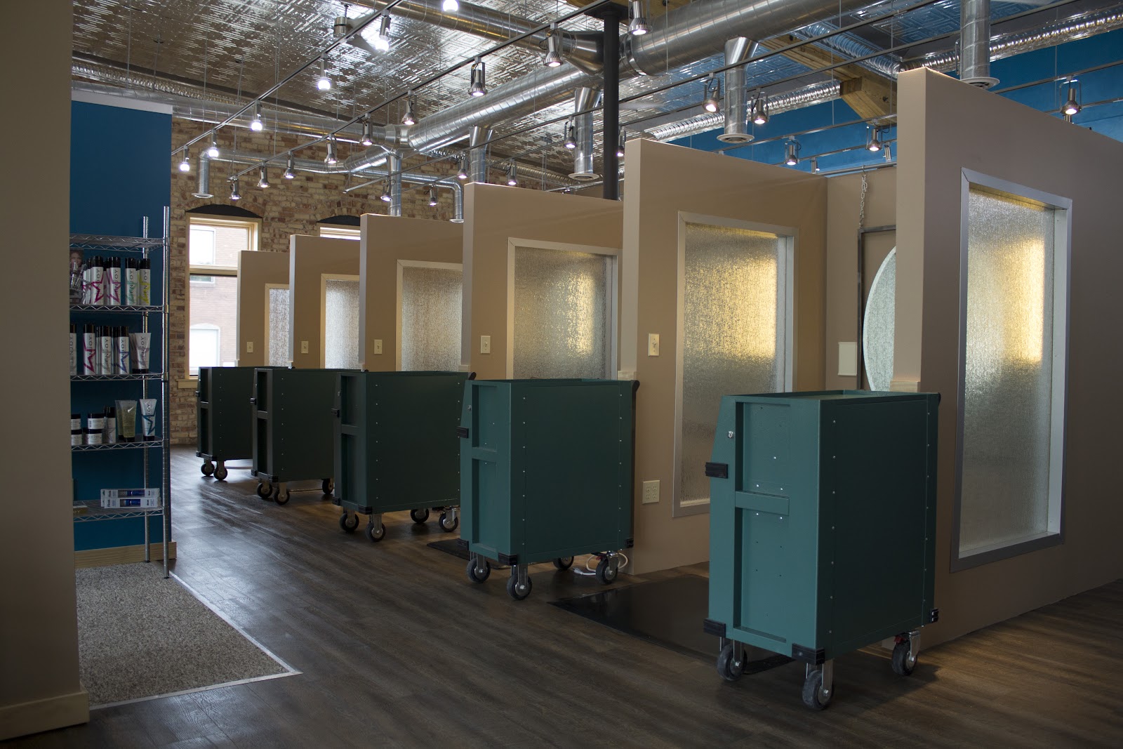 The Head Room Salon — photo