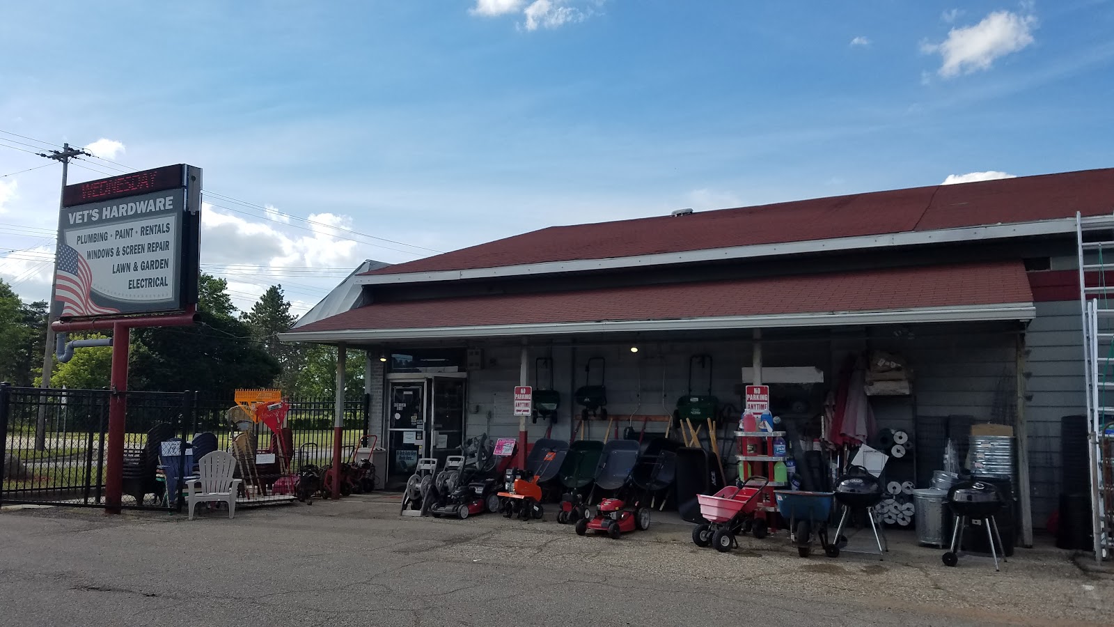 Vet's Ace Hardware — photo