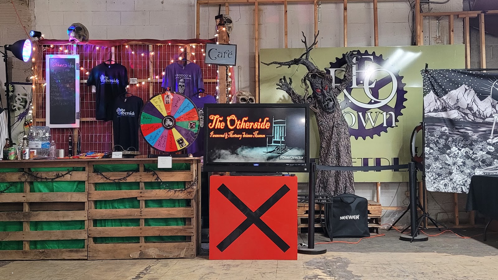 Voodoo's World of Oddtiques in Lansing